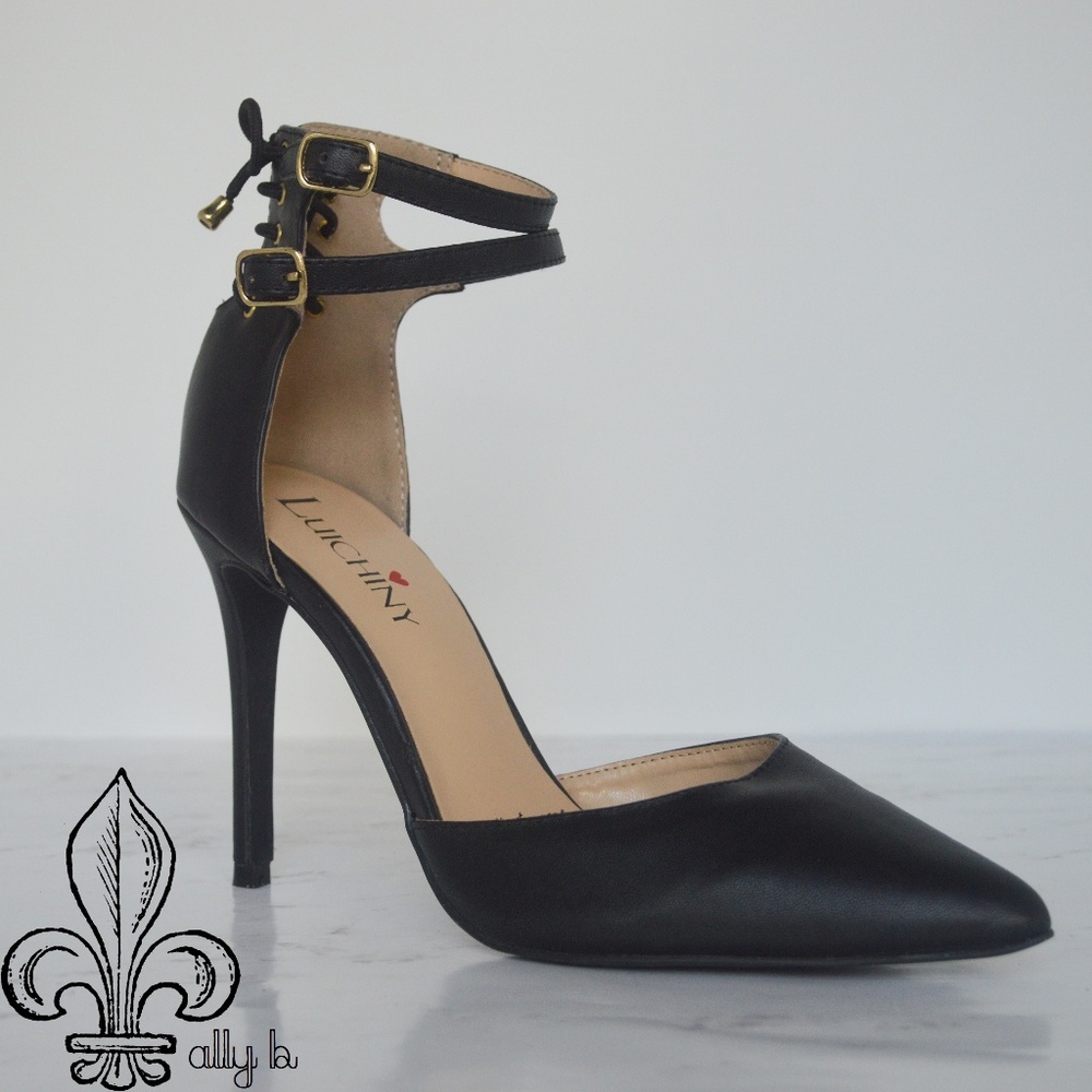 ⚜️Luichiny black lace up heels⚜️